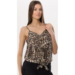 Beżowy Top Leave Me. Brązowe bluzki damskie Born2be, xl, bez wzorów, bez kołnierzyka, bez rękawów. Za 59,99 zł.