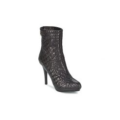 Botki Versace MARGHERITA. Czarne botki damskie marki VERSACE. Za 2687,30 zł.