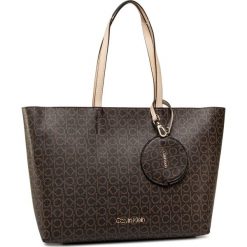 Torebka CALVIN KLEIN - Ck Mono Shopper Md K60K606472 0HD. Pomarańczowe torby damskie na zakupy Calvin Klein, bez wzorów, ze skóry ekologicznej, klasyczne, bez dodatków. Za 699,00 zł.