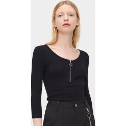 Sweter z zamkiem - Czarny. Czarne swetry damskie Cropp, s, bez wzorów, bez rękawów, bez kaptura. Za 59,99 zł.