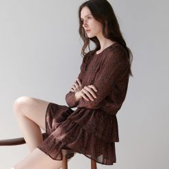 Sukienka mini z falbaną -. Sukienki damskie Sinsay, s, bez wzorów, bez kołnierzyka, bez rękawów, mini. Za 59,99 zł.