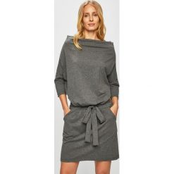 Answear - Sukienka. Czarne sukienki damskie ANSWEAR, na co dzień, s, bez wzorów, z elastanu, casualowe, bez kołnierzyka, bez rękawów, proste. Za 89,90 zł.