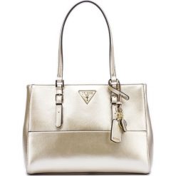Guess Carys Torebka Złoty. Żółte torebki klasyczne damskie Guess, z aplikacjami, z materiału, bez dodatków. Za 571,95 zł.