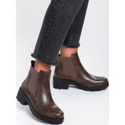 Khaki Botki Lily Of The Valley. Brązowe botki damskie Inny, na jesień, z okrągłym noskiem, na niskim obcasie, na płaskiej podeszwie, bez zapięcia. Za 99,99 zł.