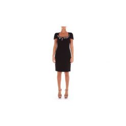 Sukienki krótkie Moschino A04381124. Czarne sukienki damskie MOSCHINO, bez wzorów, bez kołnierzyka, z krótkim rękawem, krótkie, mini. Za 879,54 zł.