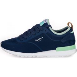 Pepe Jeans tenisówki męskie Boston Knit 41 ciemnoniebieskie. Niebieskie trampki męskie Pepe Jeans, bez wzorów, z jeansu, bez zapięcia. W wyprzedaży za 229,00 zł.