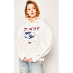 Bluza Tommy Jeans Outdoor DW0DW07663. Białe bluzy damskie Tommy Jeans, l, bez wzorów, z bawełny, bez rękawów, bez kaptura. Za 449,00 zł.