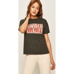 Answear - T-shirt. Szare bluzki damskie ANSWEAR, s, z nadrukiem, z bawełny, casualowe, z okrągłym kołnierzem. W wyprzedaży za 49,90 zł.