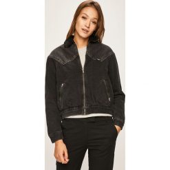 Wrangler - Kurtka jeansowa. Czarne kurtki damskie Wrangler, s, bez wzorów, z bawełny, krótkie. Za 449,90 zł.
