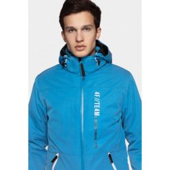 Kurtka narciarska męska KUMN552R - niebieski. Niebieskie kurtki sportowe męskie marki 4f, m, z kapturem, narciarskie. W wyprzedaży za 299,99 zł.