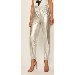 Guess Jeans - Spodnie. Szare spodnie damskie Guess Jeans, s, z jeansu. Za 599,90 zł.