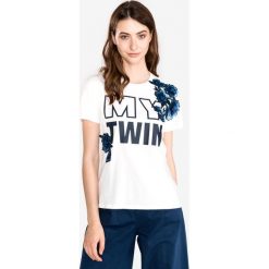 TWINSET Koszulka Biały. Białe koszulki damskie Twinset, xs, z aplikacjami, z elastanu, bez kołnierzyka. Za 469,95 zł.