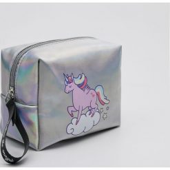 Kosmetyczka - Jasny szary. Szare kosmetyczki damskie Sinsay, bez wzorów. Za 14,99 zł.