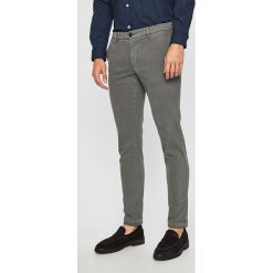 Trussardi Jeans - Spodnie. Niebieskie spodnie męskie Trussardi Jeans, bez wzorów, z elastanu. W wyprzedaży za 239,90 zł.