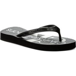 Japonki CALVIN KLEIN JEANS - Paulina R8948 Black. Czarne klapki damskie Calvin Klein Jeans, bez wzorów, z jeansu, bez obcasa. W wyprzedaży za 99,00 zł.