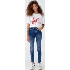 Jeansy skinny fit z lampasami. Niebieskie jeansy damskie relaxed fit Pull&Bear, z jeansu. Za 139,00 zł.