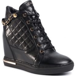 Sneakersy CARINII - B5385 E50-000-000-B88. Czarne półbuty damskie Carinii, ze skóry. W wyprzedaży za 419,00 zł.
