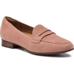 Półbuty CLARKS - Un Blush Go 261401424 Rose. Różowe półbuty damskie Clarks, na co dzień, bez wzorów, ze skóry, bez obcasa, na płaskiej podeszwie, bez zapięcia. W wyprzedaży za 269,00 zł.