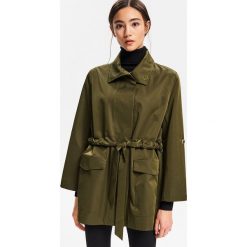 Kurtka z wysokim kołnierzem - Khaki. Brązowe kurtki damskie Reserved, bez wzorów, bez kaptura. Za 259,99 zł.