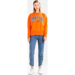 Bluzy męskie: Tommy Jeans COLLEGIATE Bluza orangeade