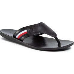 Japonki TOMMY HILFIGER - Elevated Corporate Sandal FM0FM02700 Black BDS. Czarne klapki męskie TOMMY HILFIGER, ze skóry, bez zapięcia. W wyprzedaży za 219,00 zł.
