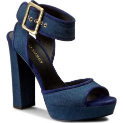 Sandały PIERRE BALMAIN - SF606 S47 725 Denim Blue. Niebieskie klapki damskie Pierre Balmain, w paski, z jeansu, bez obcasa, na obcasie. W wyprzedaży za 1049,00 zł.
