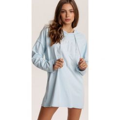 Jasnoniebieska Bluza Catelin. Niebieskie bluzy damskie Renee, uniwersalny, bez wzorów, bez rękawów, bez kaptura. Za 149,99 zł.