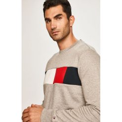 Tommy Hilfiger - Bluza. Szare bluzy męskie TOMMY HILFIGER, m, bez wzorów, z bawełny, z okrągłym kołnierzem, bez rękawów, bez kaptura. W wyprzedaży za 269,90 zł.