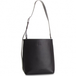 Torebka CALVIN KLEIN - Strapped Bucket K60K604842 Black 001. Czarne listonoszki damskie Calvin Klein, ze skóry. Za 849,00 zł.