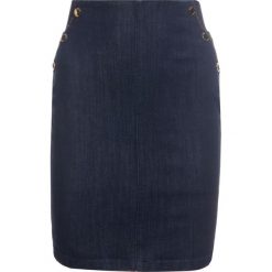 Spódnica jeansowa Guess W01D90 D2QU1. Niebieskie spódniczki damskie Guess, z aplikacjami, z bawełny. W wyprzedaży za 289,00 zł.