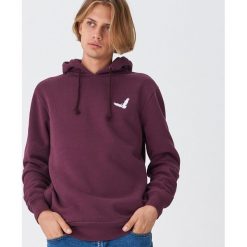 Bluza z haftem - Bordowy. Czerwone bluzy męskie House, s, z haftami, bez kołnierzyka, bez rękawów, bez kaptura. Za 89,99 zł.