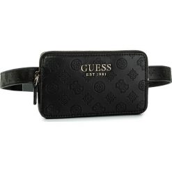 Saszetka nerka GUESS - Ilenia (SG) HWSG74 73810 BLA. Czarne nerki damskie Guess, z aplikacjami, ze skóry ekologicznej, młodzieżowe, bez dodatków. Za 429,00 zł.