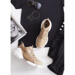 Beżowe Sneakersy Bathaphaura. Brązowe sneakersy damskie Born2be. Za 139,99 zł.