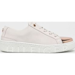 Tommy Hilfiger - Buty. Szare buty sportowe damskie TOMMY HILFIGER, bez wzorów, ze skóry, sportowe. W wyprzedaży za 299,90 zł.