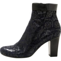 Botki damskie: Chie Mihara ABBY Botki na obcasie snow navy mai tai