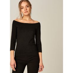 Swetry klasyczne damskie: Sweter cold shoulders z brokatową nitką – Czarny