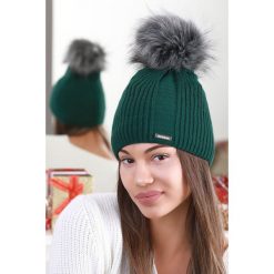Czapka MORIKA GREEN. Zielone czapki damskie Czapka MORIKA GREEN, na zimę, bez wzorów. W wyprzedaży za 19,00 zł.
