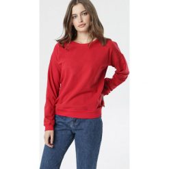 Czerwona Bluza Rachael. Czerwone bluzy damskie Born2be, xl, bez wzorów, z dzianiny, z długim rękawem, długie, bez kaptura. Za 69,99 zł.