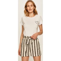 Answear - T-shirt. Białe bluzki damskie ANSWEAR, s, z nadrukiem, z bawełny, casualowe, z okrągłym kołnierzem, z krótkim rękawem. W wyprzedaży za 49,90 zł.