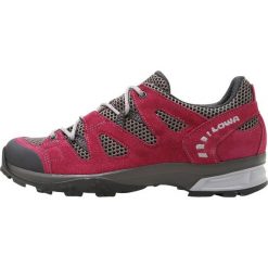 Lowa PHOENIX Obuwie hikingowe beere/grau. Fioletowe buty sportowe damskie Lowa, z materiału, outdoorowe. Za 599,00 zł.