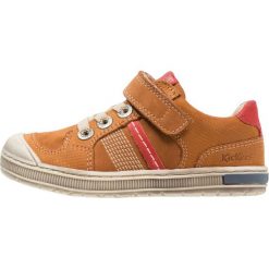 Kickers IGORLOW Tenisówki i Trampki camel/rouge. Brązowe trampki męskie Kickers, ze skóry. Za 369,00 zł.