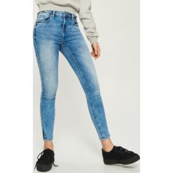 Jeansy skinny mid waist - Niebieski. Niebieskie jeansy damskie Sinsay. Za 89,99 zł.
