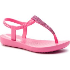 Sandały IPANEMA - Charm Sand II Kids 82306 Pink/Pink 21305. Różowe sandały dziewczęce Ipanema, z tworzywa sztucznego, bez zapięcia. W wyprzedaży za 69,00 zł.