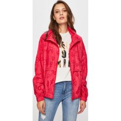 Desigual - Kurtka. Czarne kurtki damskie Desigual, m, bez wzorów, z poliesteru, krótkie. W wyprzedaży za 239,90 zł.