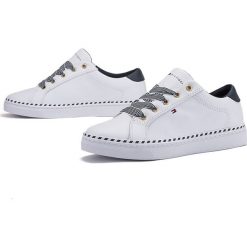 TOMMY HILFIGER NAUTICAL LACE UP SNEAKER > FW0FW04689-YBS. Sneakersy męskie TOMMY HILFIGER, bez zapięcia. W wyprzedaży za 359,99 zł.