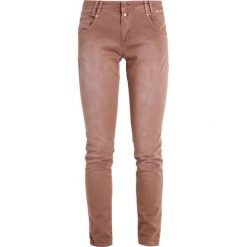 Jeansy damskie: Cartoon Jeansy Relaxed fit fawn
