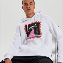 Bluza z nadrukiem na plecach - Biały. Białe bluzy męskie Cropp, s, z nadrukiem, z dekoltem na plecach, bez rękawów, bez kaptura. Za 119,99 zł.
