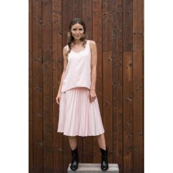 Różowy top z jedwabiem silk spirit. Różowe bluzki damskie Veva, bez wzorów, z wełny, bez kołnierzyka. Za 99,00 zł.