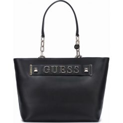 Guess Kerrigan Torebka Czarny. Czarne torebki klasyczne damskie Guess, z aplikacjami, z materiału, bez dodatków. Za 573,95 zł.