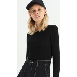 Dopasowany sweter w prążki - Czarny. Czarne swetry klasyczne damskie Sinsay, m. Za 39,99 zł.
